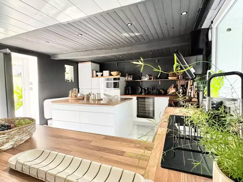 Maison, 280 m²