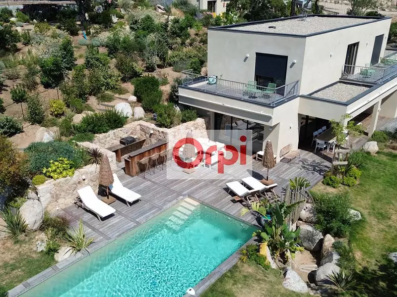 Maison, 163 m²