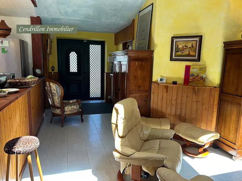 Maison, 240 m²