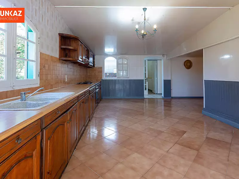 Maison, 220 m²