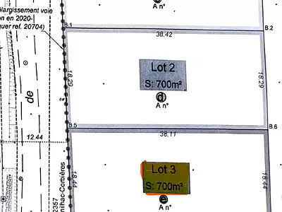 Terrain, 700 m²