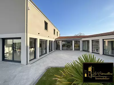 Maison, 270 m²