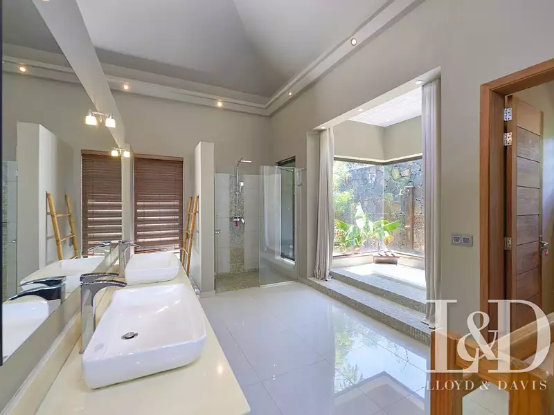 Maison, 330,08 m²