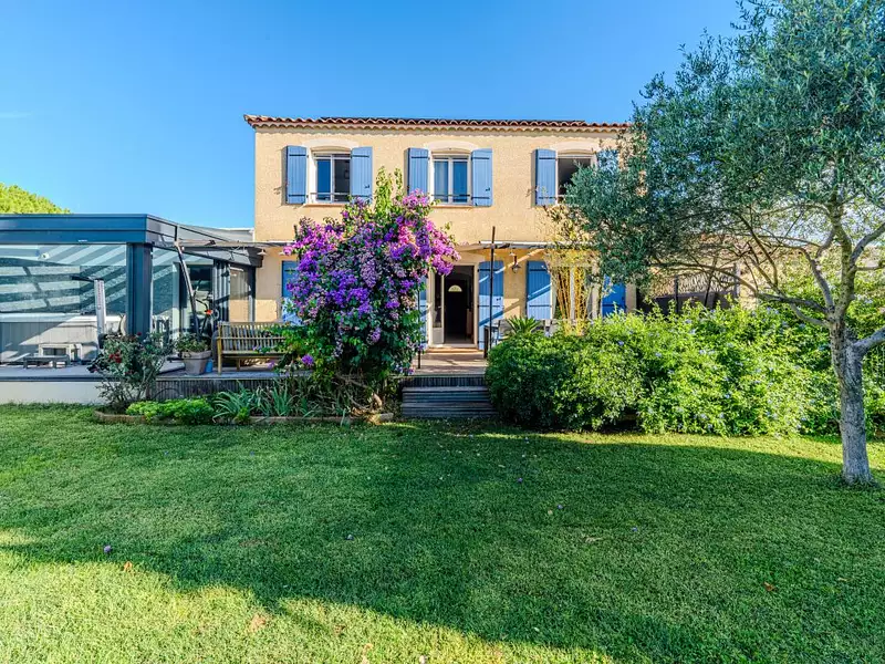 Maison, 199 m²