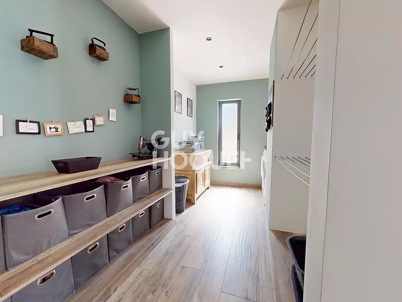 Maison, 240 m²