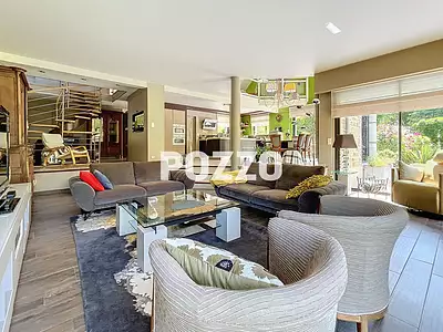 Maison, 285 m²