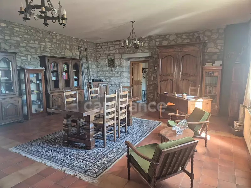 Maison, 330 m²