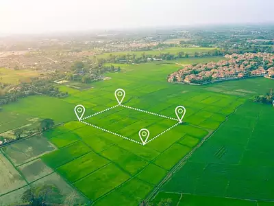 Terrain à bâtir, 825 m²