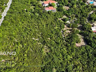 Terrain, 10 000 m²