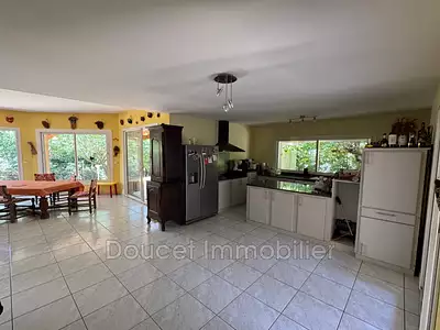Maison, 208 m²