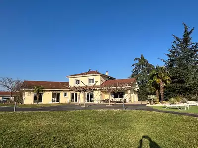 Maison, 239 m²