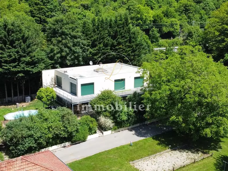 Maison, 245 m²