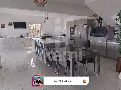 Maison, 250 m²