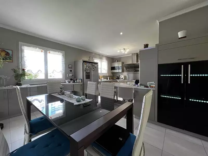 Maison, 168 m²