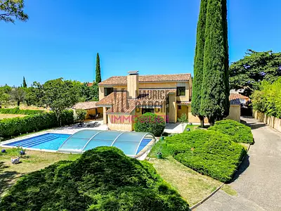 Maison, 211 m²