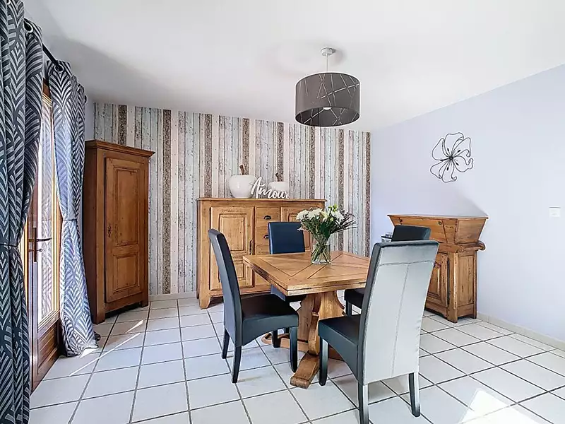 Maison, 180 m²