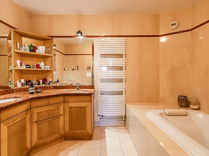 Maison, 210 m²