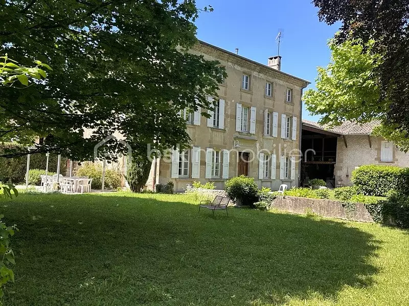 Maison, 240 m²