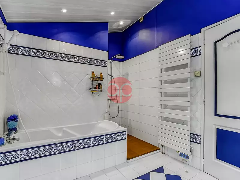 Maison, 166 m²