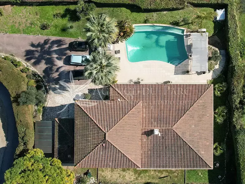 Maison, 250 m²