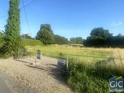 Terrain, 300 m²