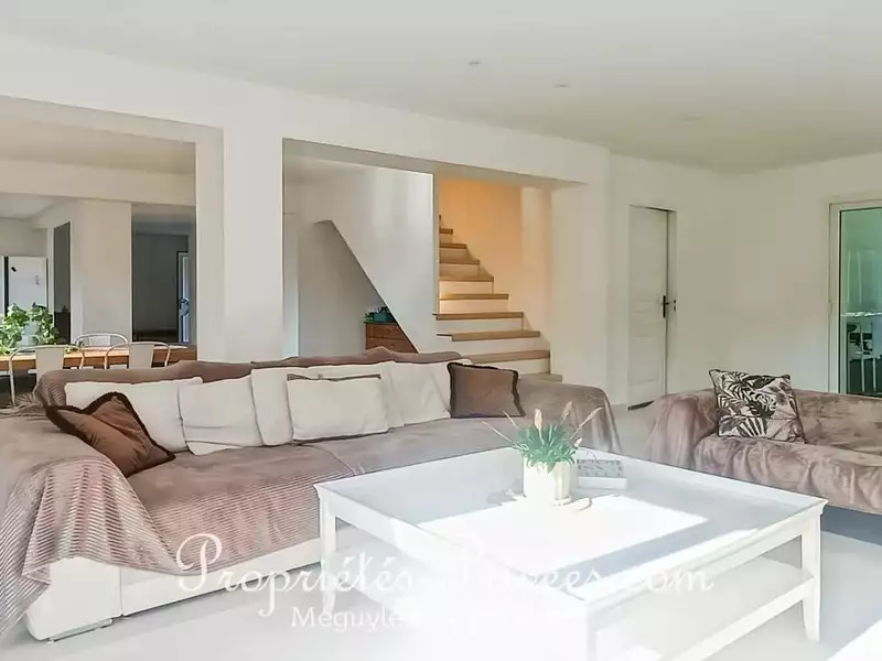 Maison, 421 m²