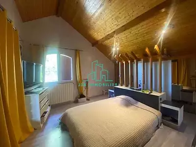 Maison, 331,84 m²