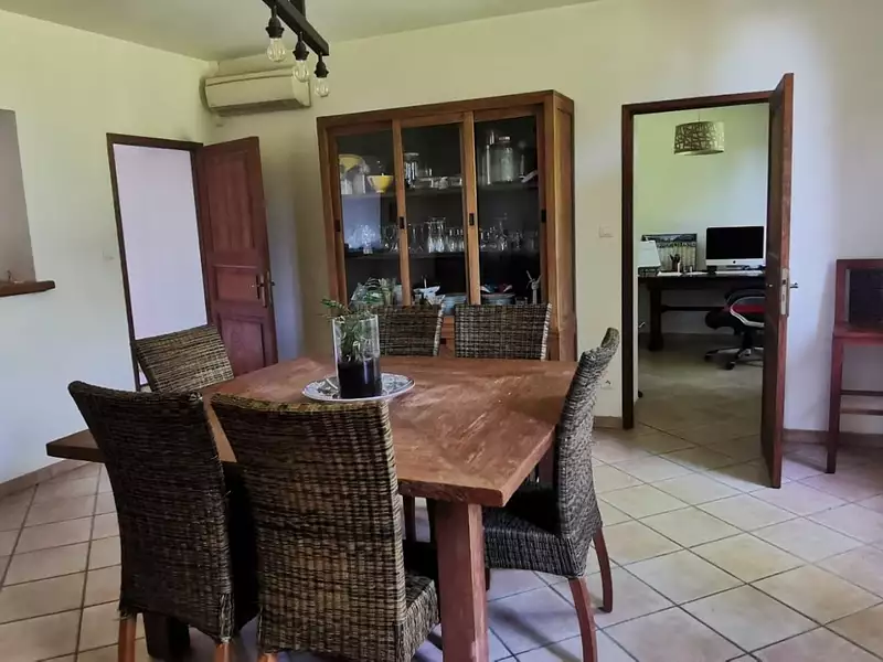 Maison, 198 m²