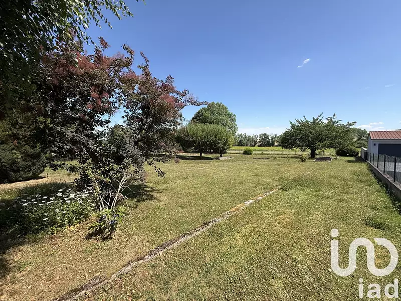 Terrain, 692 m²