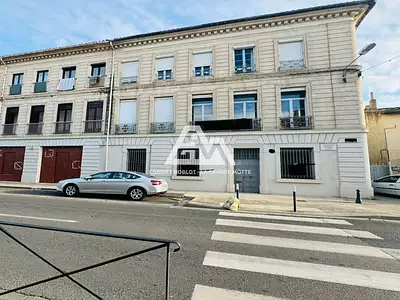 Immeuble, 492,13 m²