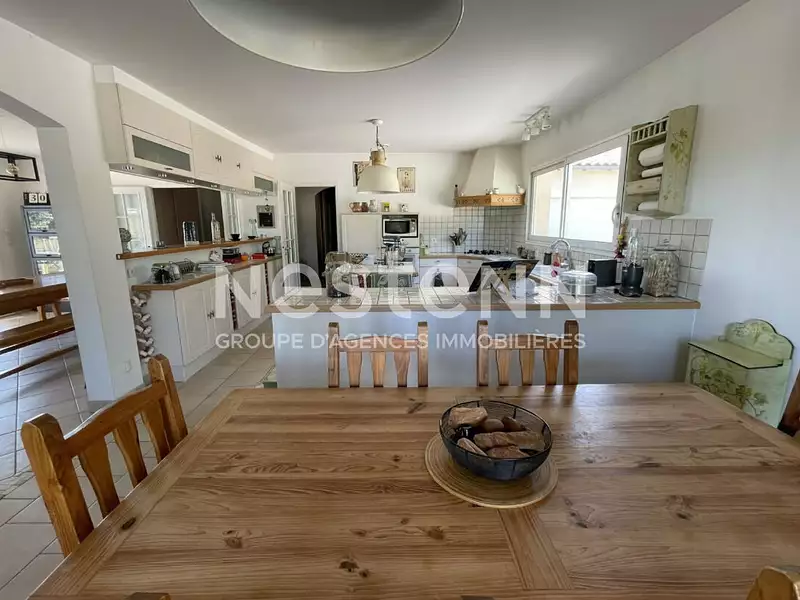 Maison, 176 m²