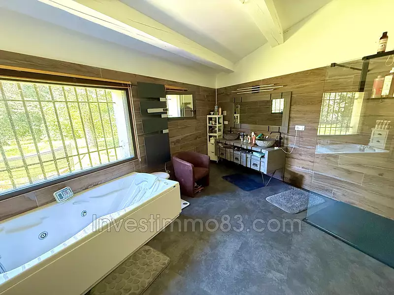 Maison, 250 m²