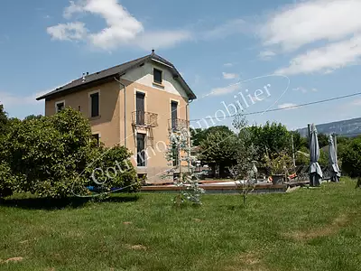 Maison, 176 m²