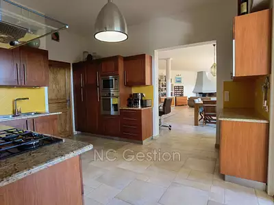 Maison, 334 m²
