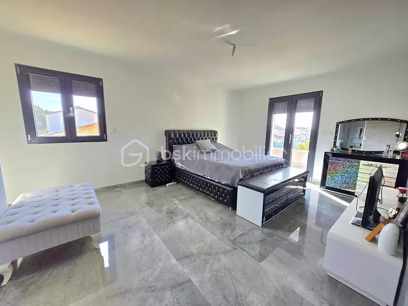Maison, 159 m²