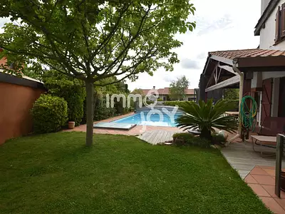 Maison, 168 m²