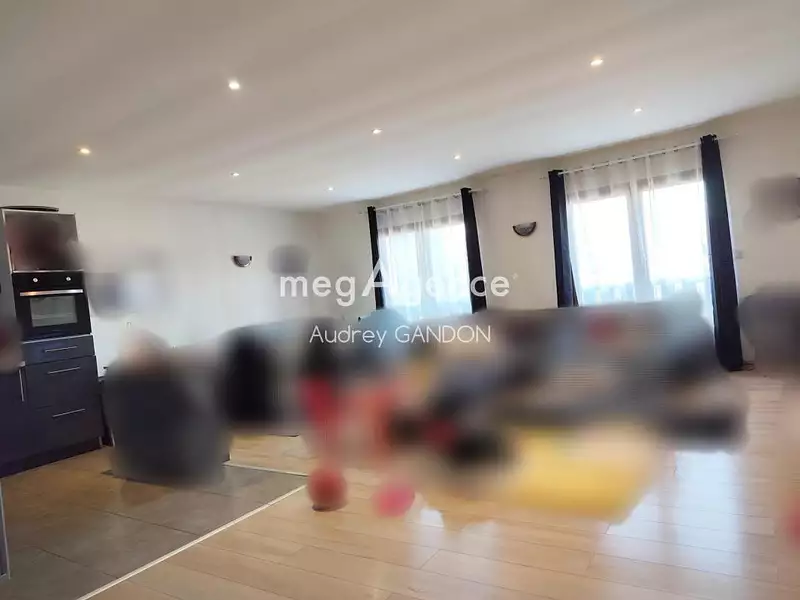 Maison, 163 m²