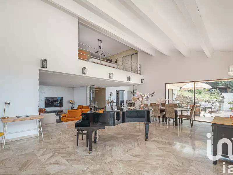 Maison, 381 m²