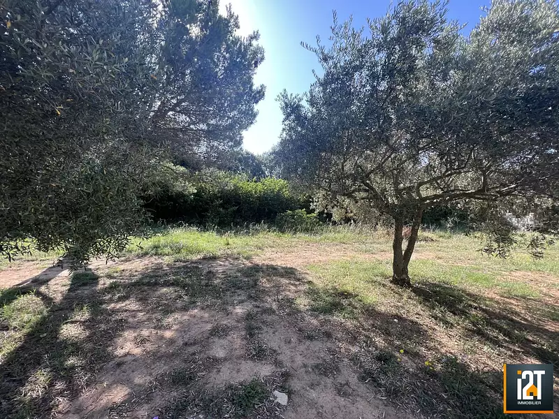 Terrain, 640 m²