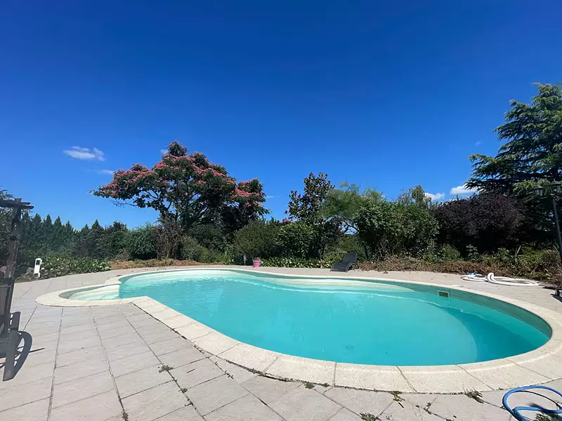 Maison, 600 m²
