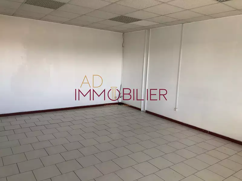Divers, 271,57 m²
