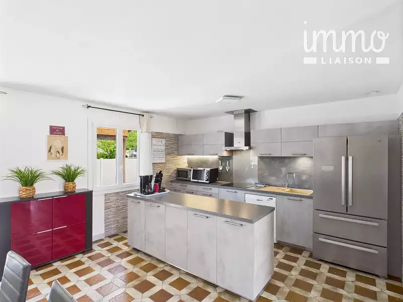 Maison, 250 m²