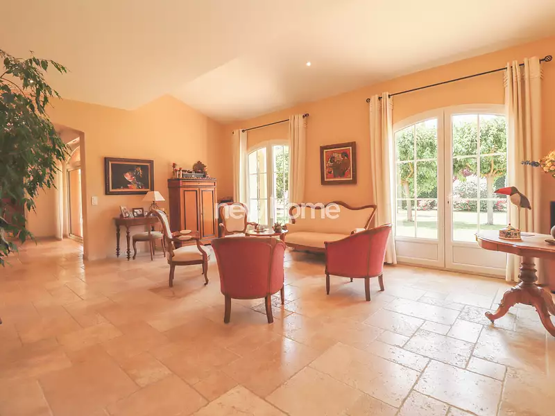 Maison, 320 m²