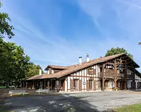 Maison, 1 565 m²