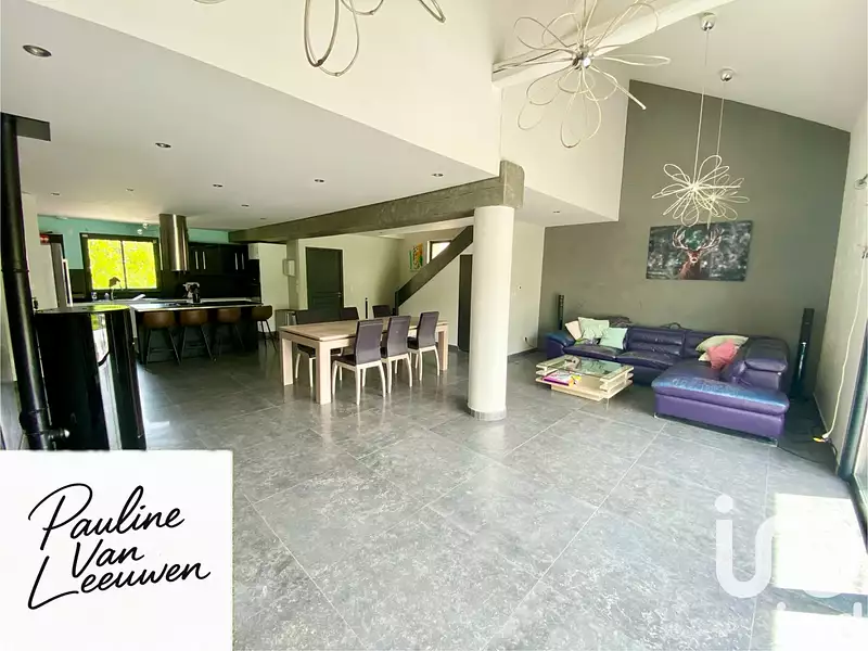 Maison, 215 m²