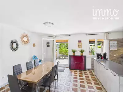 Maison, 250 m²