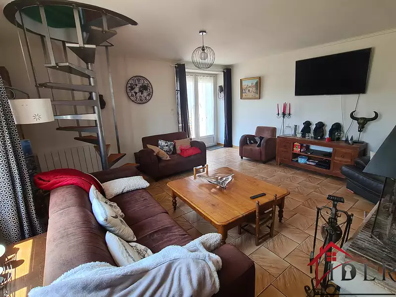 Maison, 210 m²