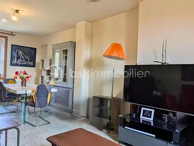 Maison, 196 m²