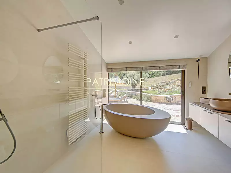 Maison, 700 m²