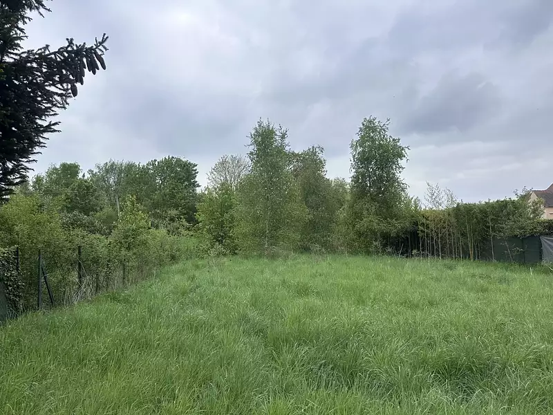 Terrain, 1 069 m²
